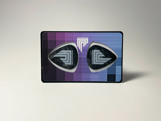 pickpocket-pro-card-holds-guitar-picks.jpg