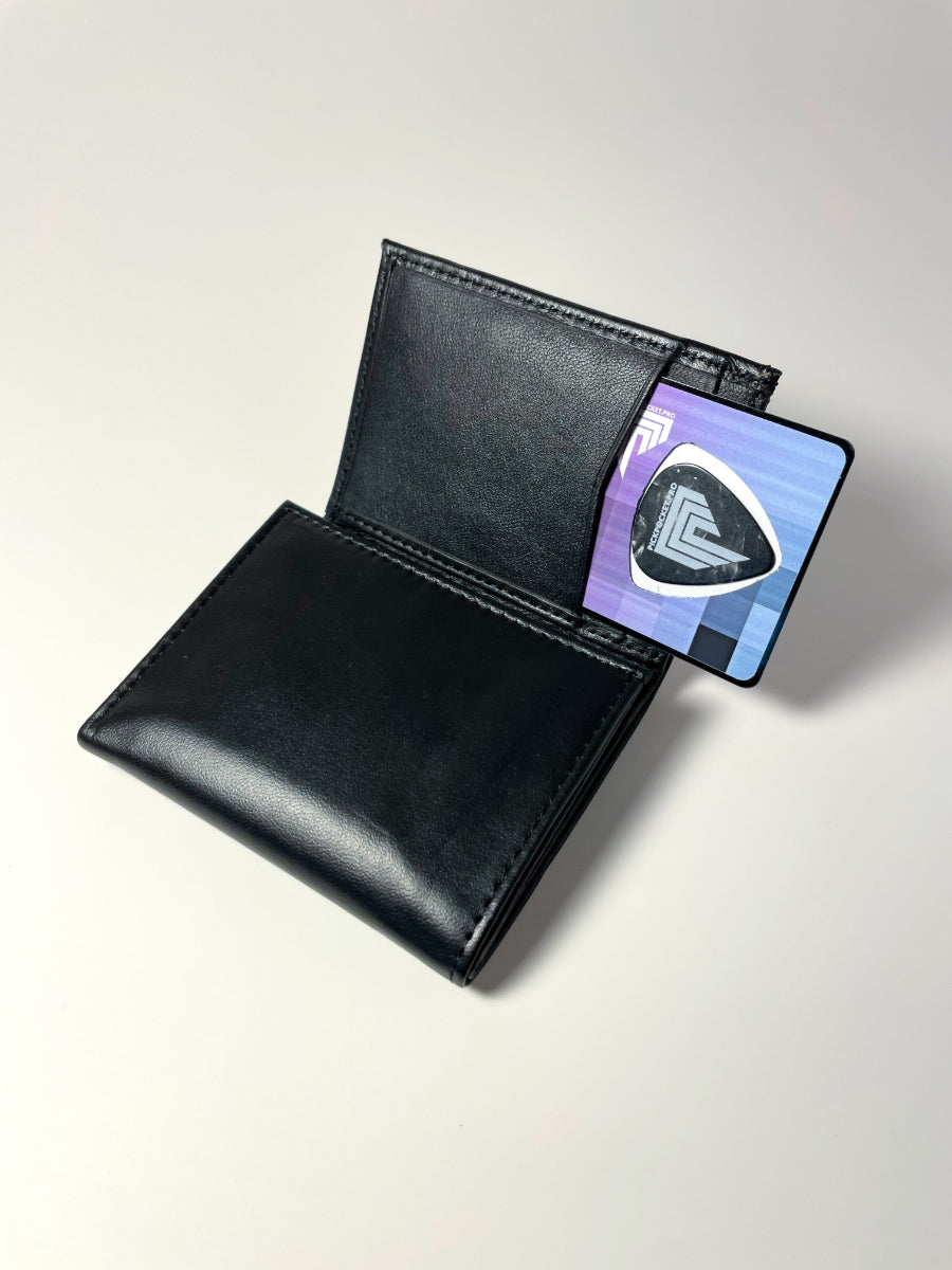 credit-card-guitar-pick-holder-wallet.jpg